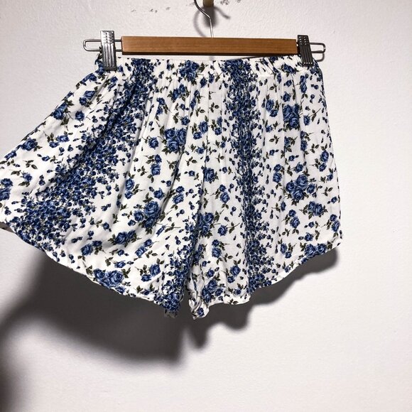 2 FOR $15 Brandy Melville Shorts - Picture 7 of 13